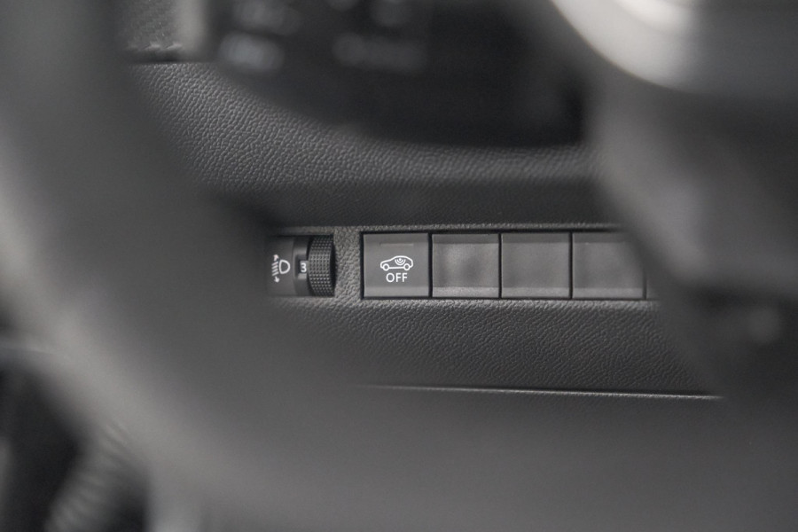 Peugeot 2008 PureTech 130 EAT8 Allure | 100% Benzine | Parkeersensoren Voor + Achter | Apple CarPlay | Climate Control