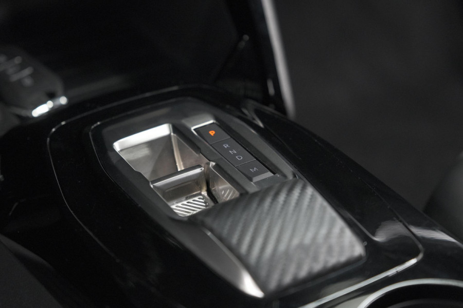 Peugeot 2008 PureTech 130 EAT8 Allure | 100% Benzine | Parkeersensoren Voor + Achter | Apple CarPlay | Climate Control