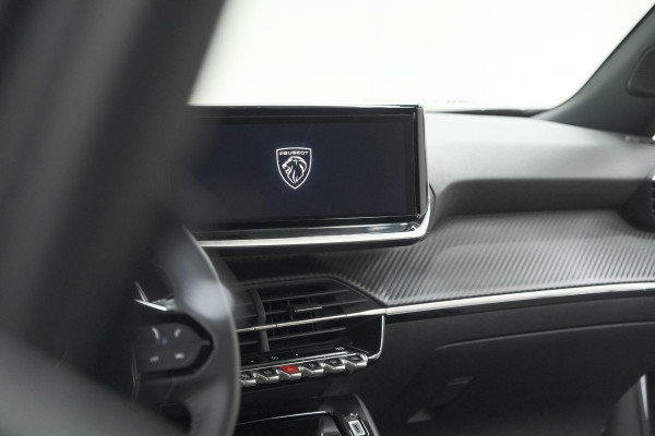Peugeot 2008 PureTech 130 EAT8 Allure | 100% Benzine | Parkeersensoren Voor + Achter | Apple CarPlay | Climate Control