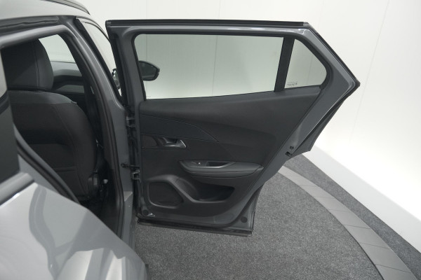 Peugeot 2008 PureTech 130 EAT8 Allure | 100% Benzine | Parkeersensoren Voor + Achter | Apple CarPlay | Climate Control