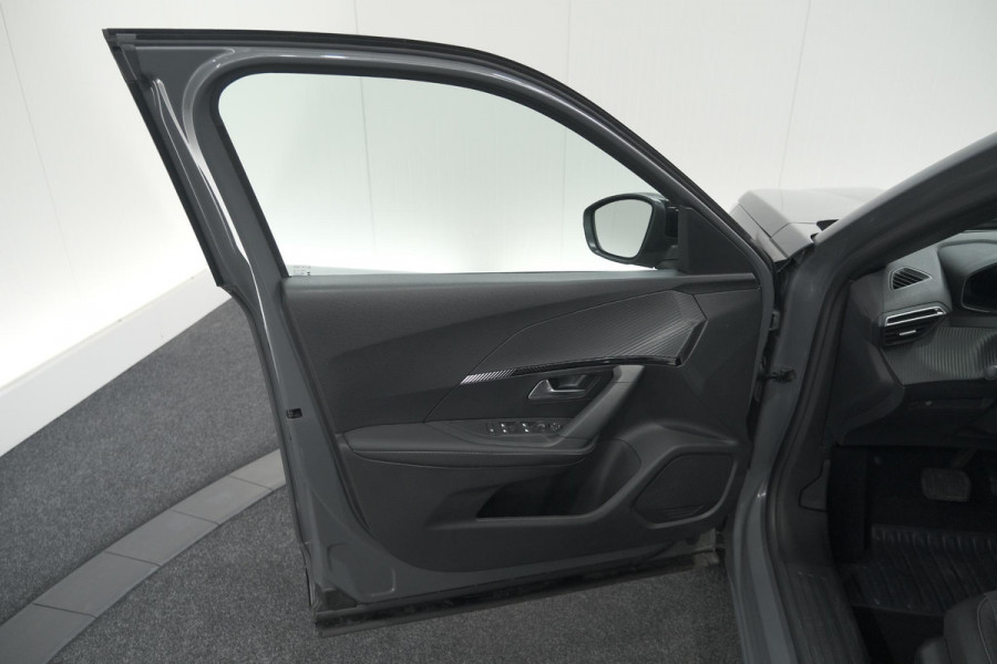 Peugeot 2008 PureTech 130 EAT8 Allure | 100% Benzine | Parkeersensoren Voor + Achter | Apple CarPlay | Climate Control