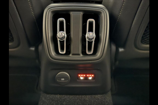 Volvo XC40 1.5 T5 Recharge R-Design Pano H/K 360º Leer ACC Trekh.