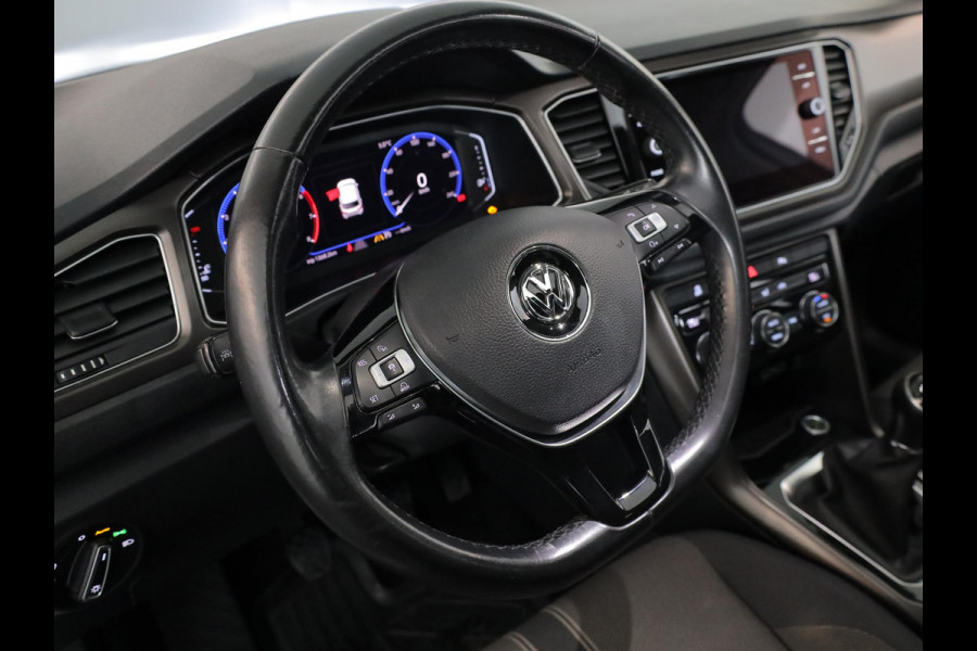 Volkswagen T-Roc 1.0 TSI Style 115pk 6bak| Panorama dak | LM-velgen| el. achterklep | Climatronic