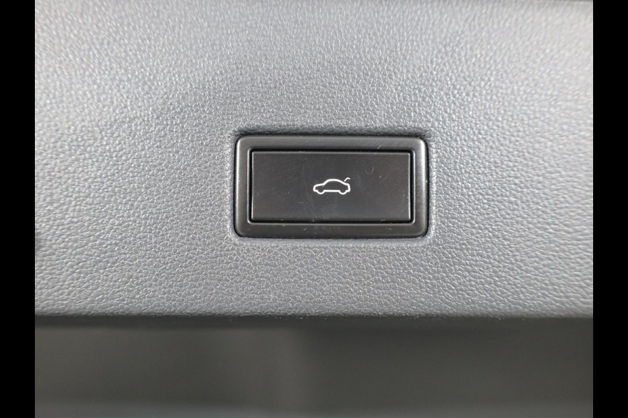 Volkswagen T-Roc 1.0 TSI Style 115pk 6bak| Panorama dak | LM-velgen| el. achterklep | Climatronic