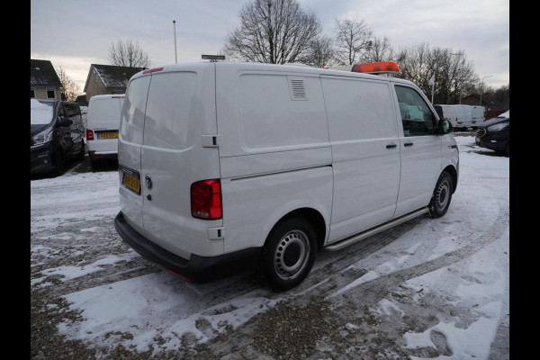 Volkswagen Transporter 2.0 TDI 150PK, L1H1, DSG-automaat, Airco, 2 x Schuifdeur, Dierenambulance-inrichting, Hondenvervoer
