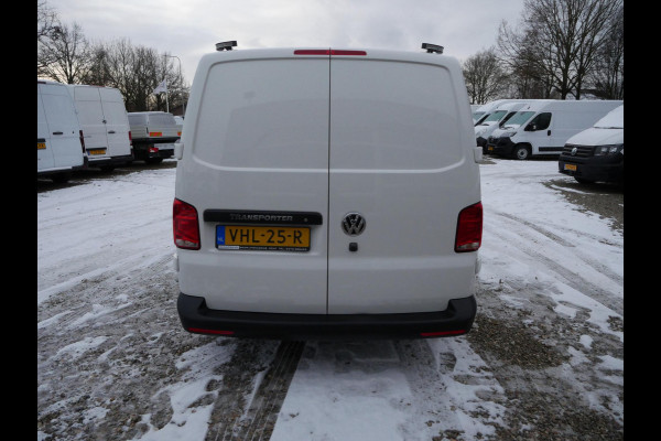 Volkswagen Transporter 2.0 TDI 150PK, L1H1, DSG-automaat, Airco, 2 x Schuifdeur, Dierenambulance-inrichting, Hondenvervoer