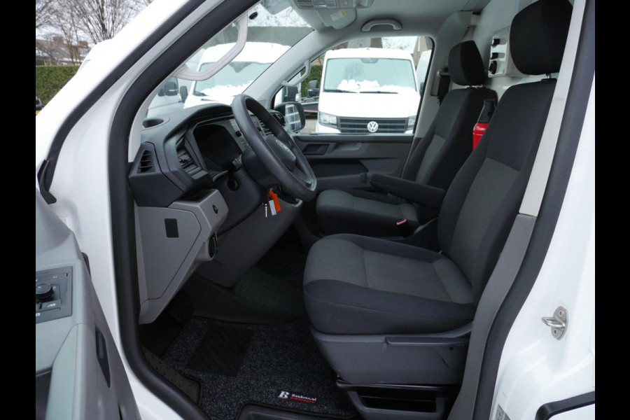 Volkswagen Transporter 2.0 TDI 150PK, L1H1, DSG-automaat, Airco, 2 x Schuifdeur, Dierenambulance-inrichting, Hondenvervoer