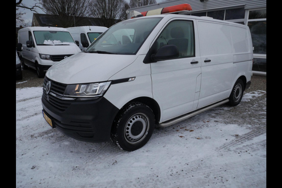 Volkswagen Transporter 2.0 TDI 150PK, L1H1, DSG-automaat, Airco, 2 x Schuifdeur, Dierenambulance-inrichting, Hondenvervoer