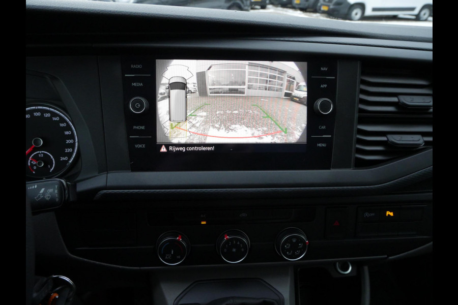 Volkswagen Transporter 2.0 TDI 150PK, L1H1, DSG-automaat, Airco, 2 x Schuifdeur, Dierenambulance-inrichting, Hondenvervoer