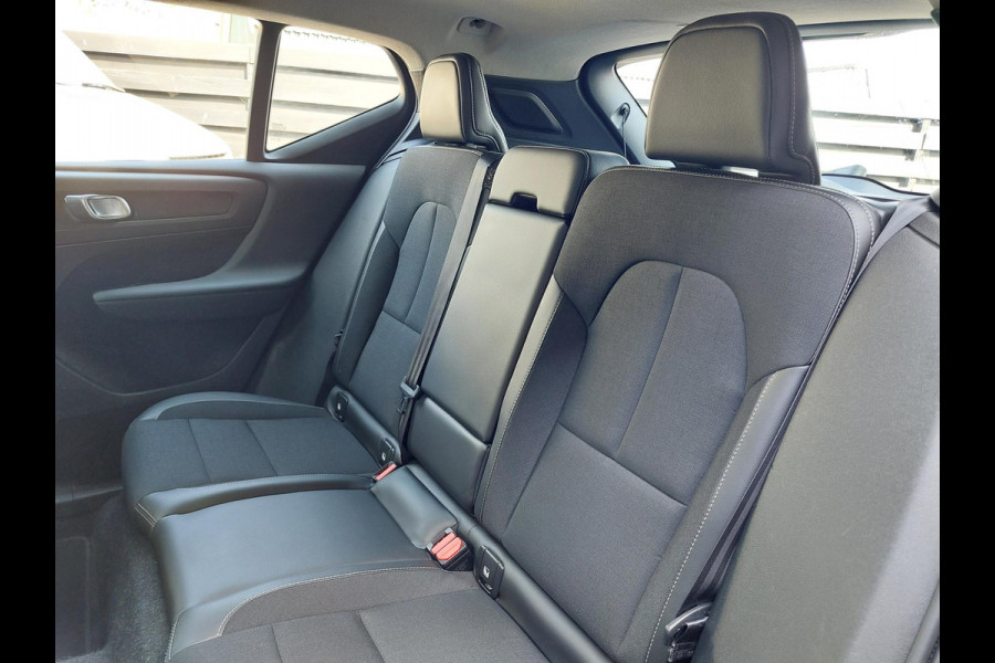 Volvo XC40 2.0 T4 R-Design | Leder | Trekhaak | Panodak