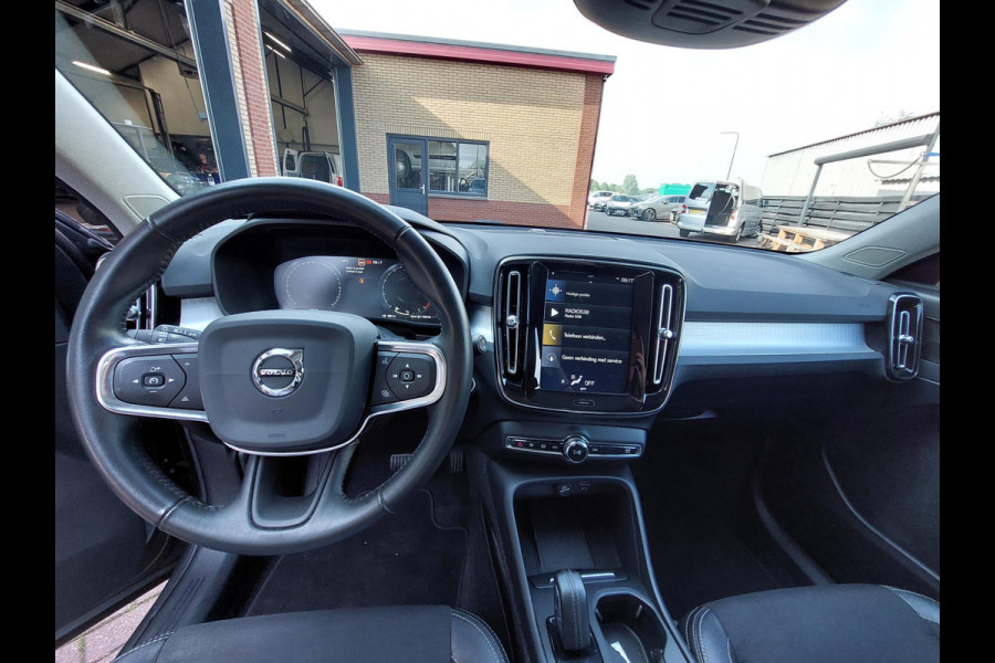 Volvo XC40 2.0 T4 R-Design | Leder | Trekhaak | Panodak