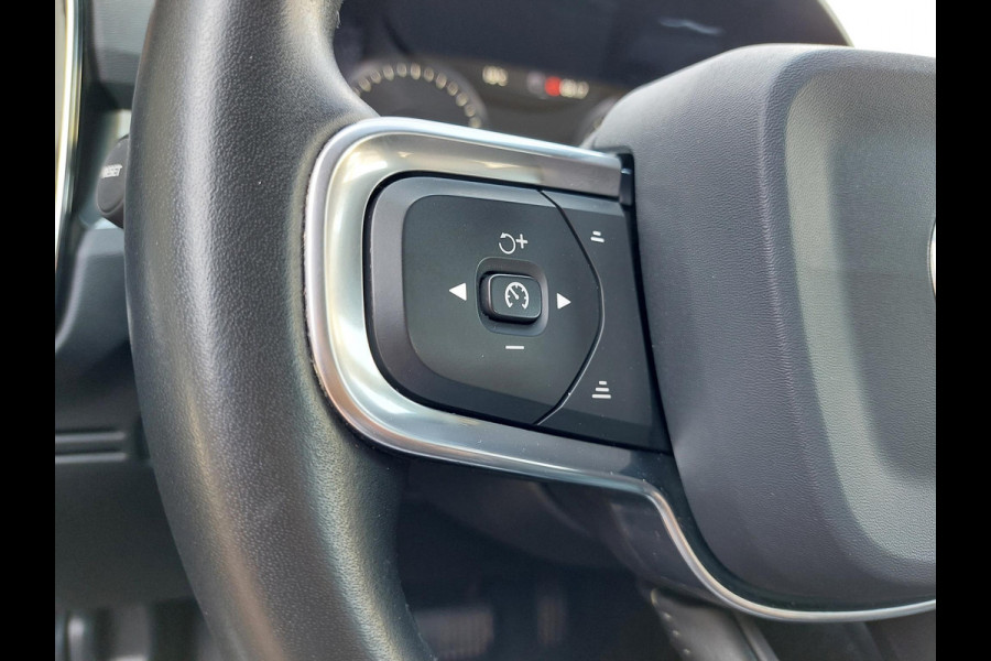 Volvo XC40 2.0 T4 R-Design | Leder | Trekhaak | Panodak