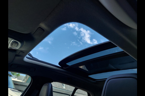 Volvo XC40 2.0 T4 R-Design | Leder | Trekhaak | Panodak