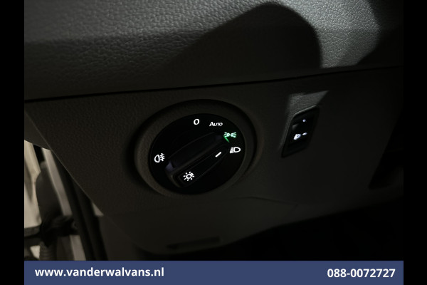 Volkswagen Crafter 2.0 TDI 140 pk L3H3 L2H2 Euro6 Airco | Camera | Navigatie | Apple Carplay | Massagestoel Android Auto, Parkeersensoren, 3000kg trekvermogen