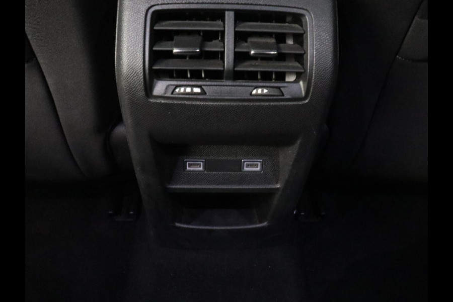 Peugeot 308 1.6 Plug-in Hybrid 180 Allure | Half leder | Camera | Carplay | Navigatie | Full LED | Cruise control | Climate control | Digital Cockpit | PHEV