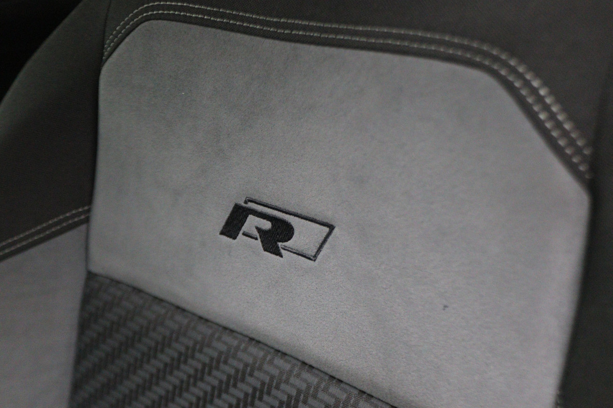 Volkswagen Polo 1.0 TSI Highline R-Line Climate, ACC, Apple Carplay, Sfeerverlichting, Sportstoelen, DAB, 17''