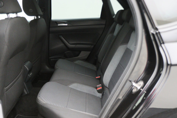Volkswagen Polo 1.0 TSI Highline R-Line Climate, ACC, Apple Carplay, Sfeerverlichting, Sportstoelen, DAB, 17''