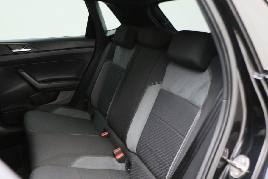 Volkswagen Polo 1.0 TSI Highline R-Line Climate, ACC, Apple Carplay, Sfeerverlichting, Sportstoelen, DAB, 17''