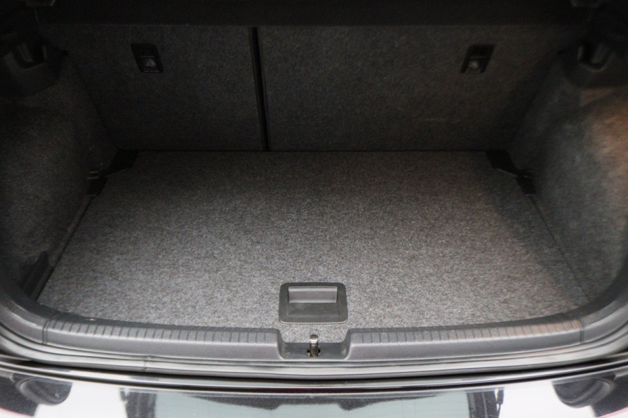 Volkswagen Polo 1.0 TSI Highline R-Line Climate, ACC, Apple Carplay, Sfeerverlichting, Sportstoelen, DAB, 17''