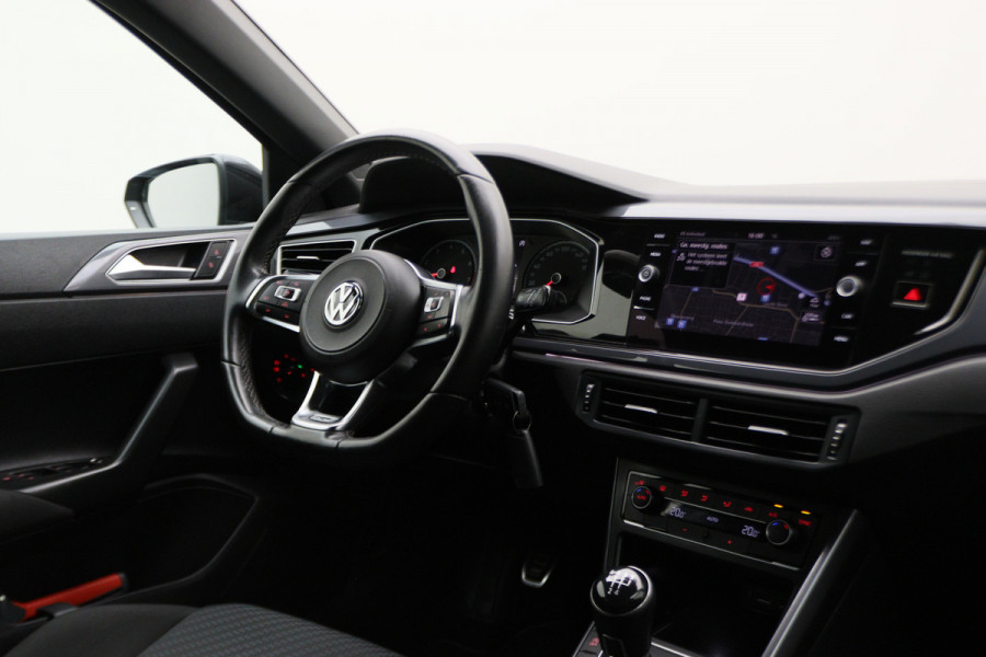 Volkswagen Polo 1.0 TSI Highline R-Line Climate, ACC, Apple Carplay, Sfeerverlichting, Sportstoelen, DAB, 17''