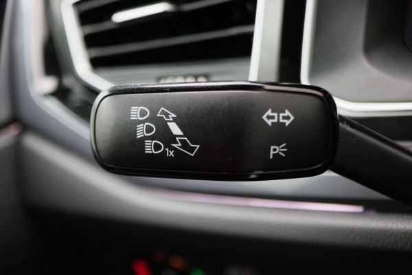 Volkswagen Polo 1.0 TSI Highline R-Line Climate, ACC, Apple Carplay, Sfeerverlichting, Sportstoelen, DAB, 17''