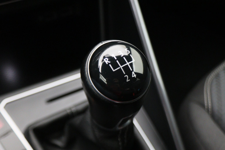 Volkswagen Polo 1.0 TSI Highline R-Line Climate, ACC, Apple Carplay, Sfeerverlichting, Sportstoelen, DAB, 17''