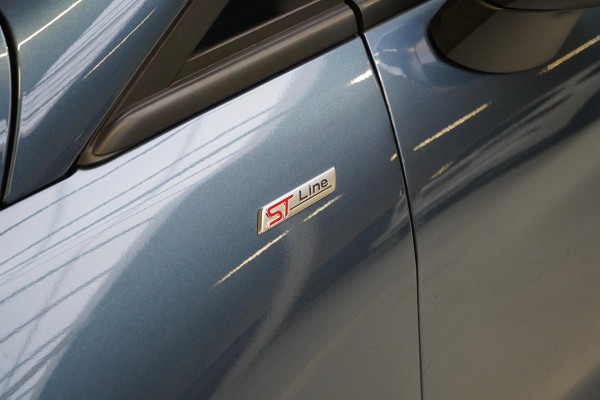 Ford Fiesta 1.0 EcoBoost Hybrid ST-Line | Carplay | Stoelverwarming | Stuurverwarming | Sportstuur | Privacy glass