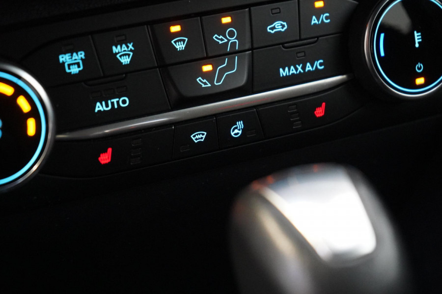 Ford Fiesta 1.0 EcoBoost Hybrid ST-Line | Carplay | Stoelverwarming | Stuurverwarming | Sportstuur | Privacy glass