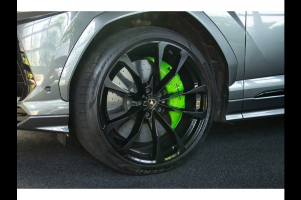 Lamborghini Urus 4.0 V8 HUD Panodak Leer ACC Ceramic Akrapovic Keyless 360 Camera B&O Massage Alcantara hemel Elektr. achterklep Elektr. verstelbare stoelen met memory Afneemb. trekhaak Softclose Achterasbesturing Elektr. verstelbare stuurwiel Navi Stoelverwarming voor & achter Stuurverwarming Stoelventilatie PDC LM ve