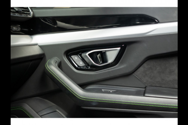 Lamborghini Urus 4.0 V8 HUD Panodak Leer ACC Ceramic Akrapovic Keyless 360 Camera B&O Massage Alcantara hemel Elektr. achterklep Elektr. verstelbare stoelen met memory Afneemb. trekhaak Softclose Achterasbesturing Elektr. verstelbare stuurwiel Navi Stoelverwarming voor & achter Stuurverwarming Stoelventilatie PDC LM ve