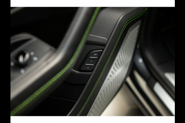 Lamborghini Urus 4.0 V8 HUD Panodak Leer ACC Ceramic Akrapovic Keyless 360 Camera B&O Massage Alcantara hemel Elektr. achterklep Elektr. verstelbare stoelen met memory Afneemb. trekhaak Softclose Achterasbesturing Elektr. verstelbare stuurwiel Navi Stoelverwarming voor & achter Stuurverwarming Stoelventilatie PDC LM ve