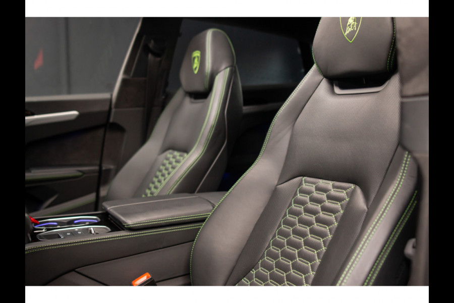 Lamborghini Urus 4.0 V8 HUD Panodak Leer ACC Ceramic Akrapovic Keyless 360 Camera B&O Massage Alcantara hemel Elektr. achterklep Elektr. verstelbare stoelen met memory Afneemb. trekhaak Softclose Achterasbesturing Elektr. verstelbare stuurwiel Navi Stoelverwarming voor & achter Stuurverwarming Stoelventilatie PDC LM ve