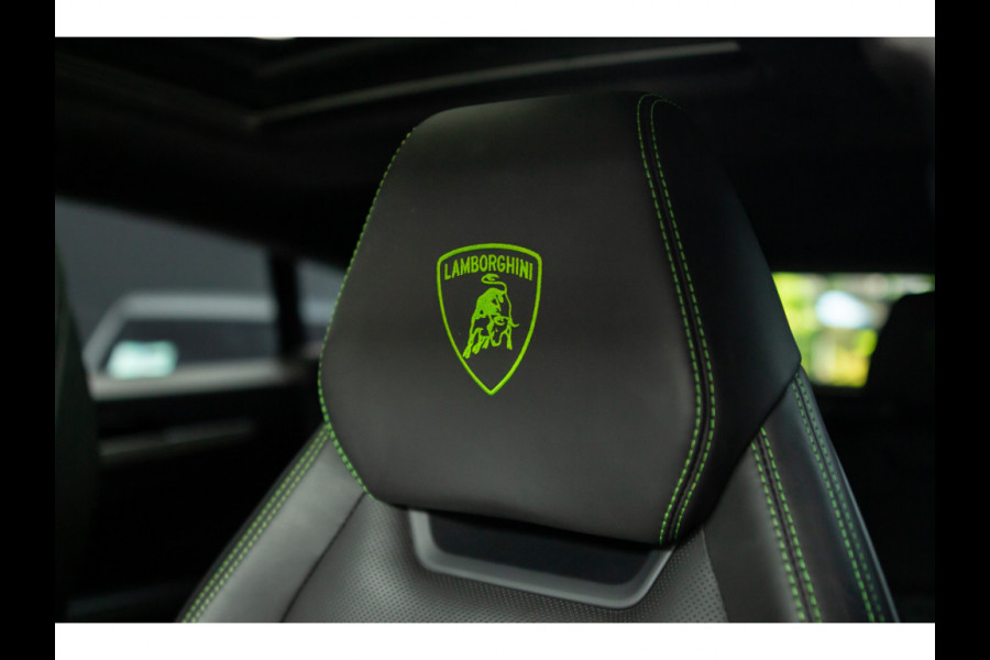Lamborghini Urus 4.0 V8 HUD Panodak Leer ACC Ceramic Akrapovic Keyless 360 Camera B&O Massage Alcantara hemel Elektr. achterklep Elektr. verstelbare stoelen met memory Afneemb. trekhaak Softclose Achterasbesturing Elektr. verstelbare stuurwiel Navi Stoelverwarming voor & achter Stuurverwarming Stoelventilatie PDC LM ve