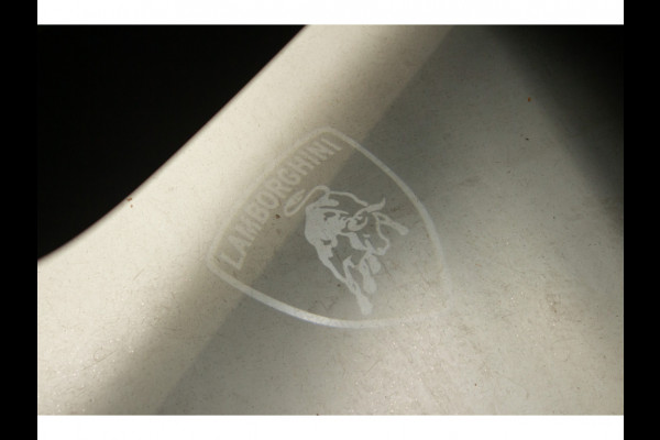 Lamborghini Urus 4.0 V8 HUD Panodak Leer ACC Ceramic Akrapovic Keyless 360 Camera B&O Massage Alcantara hemel Elektr. achterklep Elektr. verstelbare stoelen met memory Afneemb. trekhaak Softclose Achterasbesturing Elektr. verstelbare stuurwiel Navi Stoelverwarming voor & achter Stuurverwarming Stoelventilatie PDC LM ve