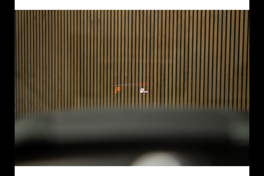 Lamborghini Urus 4.0 V8 HUD Panodak Leer ACC Ceramic Akrapovic Keyless 360 Camera B&O Massage Alcantara hemel Elektr. achterklep Elektr. verstelbare stoelen met memory Afneemb. trekhaak Softclose Achterasbesturing Elektr. verstelbare stuurwiel Navi Stoelverwarming voor & achter Stuurverwarming Stoelventilatie PDC LM ve