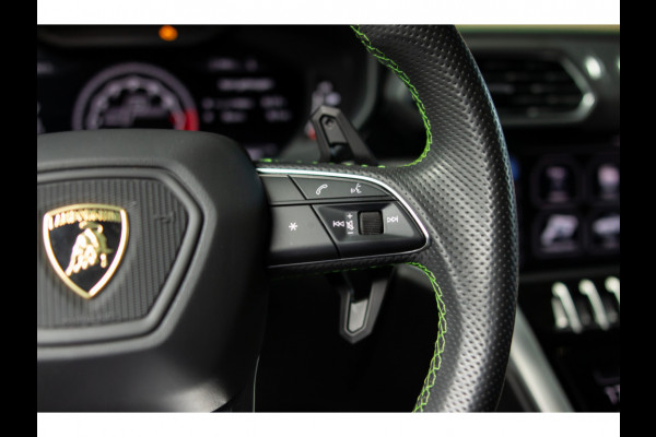Lamborghini Urus 4.0 V8 HUD Panodak Leer ACC Ceramic Akrapovic Keyless 360 Camera B&O Massage Alcantara hemel Elektr. achterklep Elektr. verstelbare stoelen met memory Afneemb. trekhaak Softclose Achterasbesturing Elektr. verstelbare stuurwiel Navi Stoelverwarming voor & achter Stuurverwarming Stoelventilatie PDC LM ve