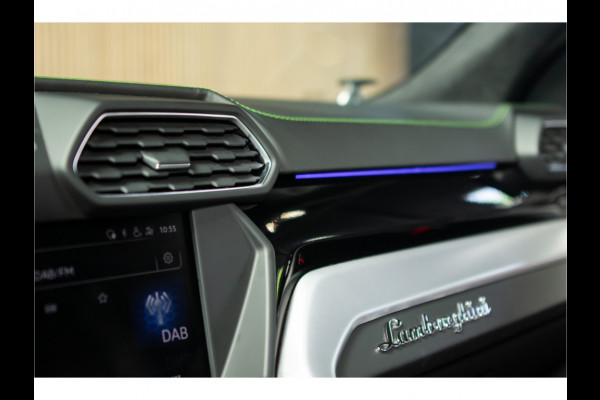 Lamborghini Urus 4.0 V8 HUD Panodak Leer ACC Ceramic Akrapovic Keyless 360 Camera B&O Massage Alcantara hemel Elektr. achterklep Elektr. verstelbare stoelen met memory Afneemb. trekhaak Softclose Achterasbesturing Elektr. verstelbare stuurwiel Navi Stoelverwarming voor & achter Stuurverwarming Stoelventilatie PDC LM ve