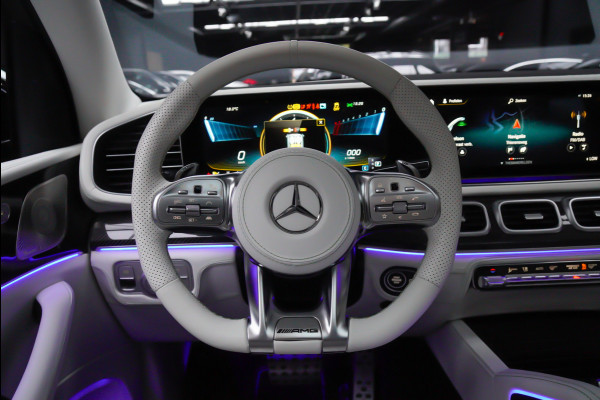 Mercedes-Benz GLS BRABUS 800 4MATIC HUD Massage Full-Carbon Panodak Leer Distronic Standkachel Keyless 360 Camera Burmester Sterrenhemel Airmatic DC Elektr. achterklep Elektr. verstelbare stoelen voor & achter met memory Soft close Elektr. bedienbare trekhaak Elektr. verstelbare stuurwiel Navi PDC LM velgen