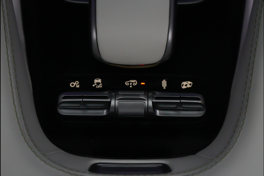 Mercedes-Benz GLS BRABUS 800 4MATIC HUD Massage Full-Carbon Panodak Leer Distronic Standkachel Keyless 360 Camera Burmester Sterrenhemel Airmatic DC Elektr. achterklep Elektr. verstelbare stoelen voor & achter met memory Soft close Elektr. bedienbare trekhaak Elektr. verstelbare stuurwiel Navi PDC LM velgen