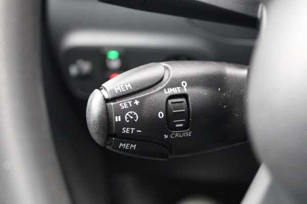 Citroën C3 1.2 PureTech S&S Feel | NAP | CRUISE CONTROL | APPLE CARPLAY | PARKEERSENSOREN ACHTER |