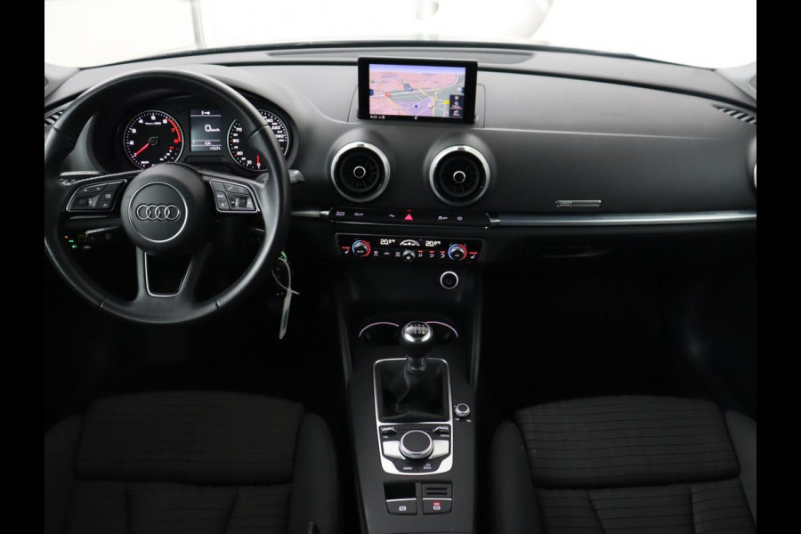 Audi A3 1.0 TFSI Design Pro Line Plus | Stoelverwarming | Trekhaak | Sportstoelen | Full LED | Navigatie | DAB | Cruise control | Climate control | Parkeerhulp | Bluetooth