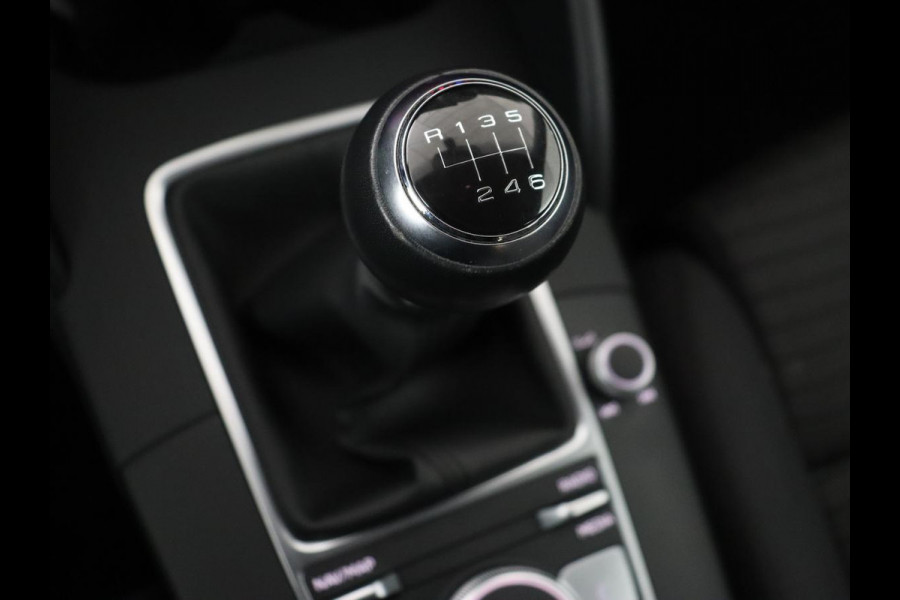 Audi A3 1.0 TFSI Design Pro Line Plus | Stoelverwarming | Trekhaak | Sportstoelen | Full LED | Navigatie | DAB | Cruise control | Climate control | Parkeerhulp | Bluetooth