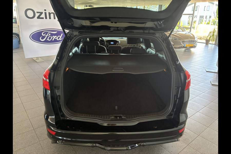 Ford FOCUS Wagon 125PK ST-Line 18-inch-navi-climatecontrole-privacyglass