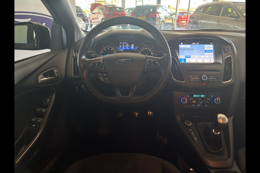 Ford FOCUS Wagon 125PK ST-Line 18-inch-navi-climatecontrole-privacyglass