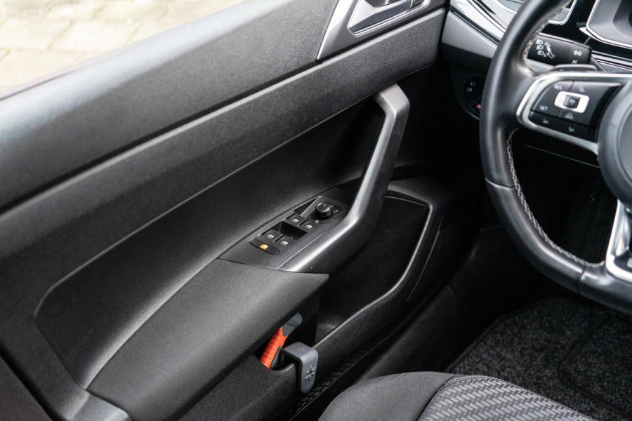 Volkswagen Polo 1.0 TSI Highline R-Line Pano / Beats / Camera