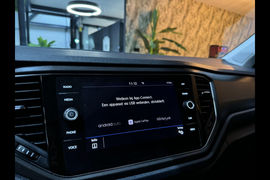 Volkswagen T-Roc 1.5 TSI Style Garantie Carplay StoelVW Adoptieve Cruise Front ASS Clima Navi Led Dab Rijklaar