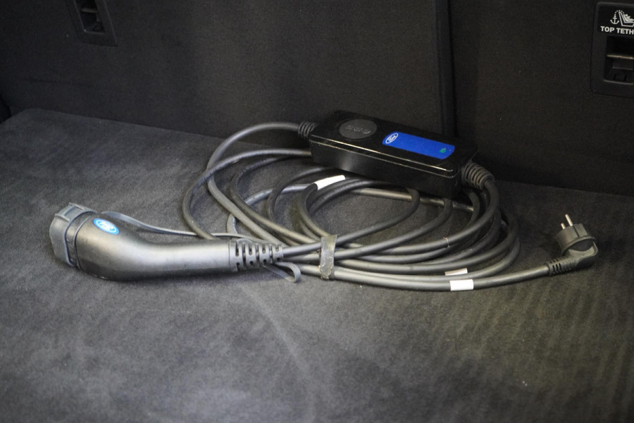 Ford Kuga 2.5 PHEV Titanium | Head-Up | Stoelverwarming | Navigatie | Achteruitrijcamera | Stuurverwarming