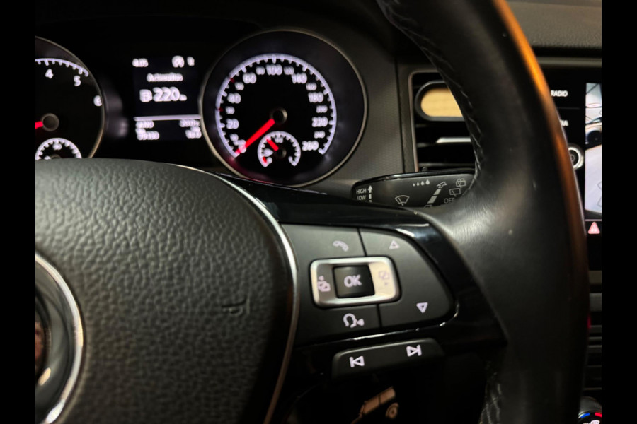 Volkswagen Golf Sportsvan 1.0 TSI Highline Garantie CarPlay Camera Adoptieve Cruise Front Ass Lane PDC Clima Navi Led Rijklaar