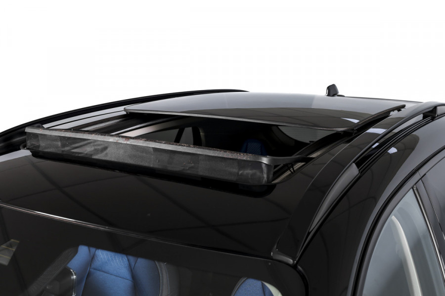 Lynk & Co 01 1.5 PHEV 261PK MY22 | Black Pakket | 360 Camera | 7.4 kWh Boordlader | S/K-panodak | Adapt. Cruise | Memory | Elek. klep | LM 20" | 6298