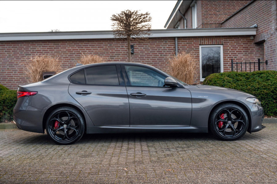 Alfa Romeo Giulia 2.0 T 280pk AWD Veloce Adaptive Camera Leder Stoel/Stuurverw. 19''